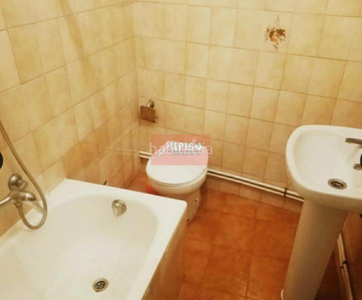 Foto 1ed20c57-3622-4c12-83b7-6029c97131ff. Semi detached house with heating parking in Universidad Ourense