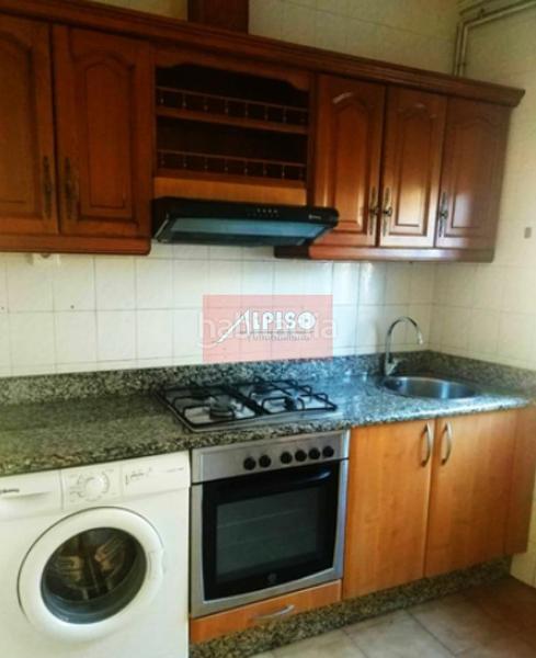 Foto b93ccb62-3444-469f-a518-42da9c3c54b9. Semi detached house with heating parking in Universidad Ourense