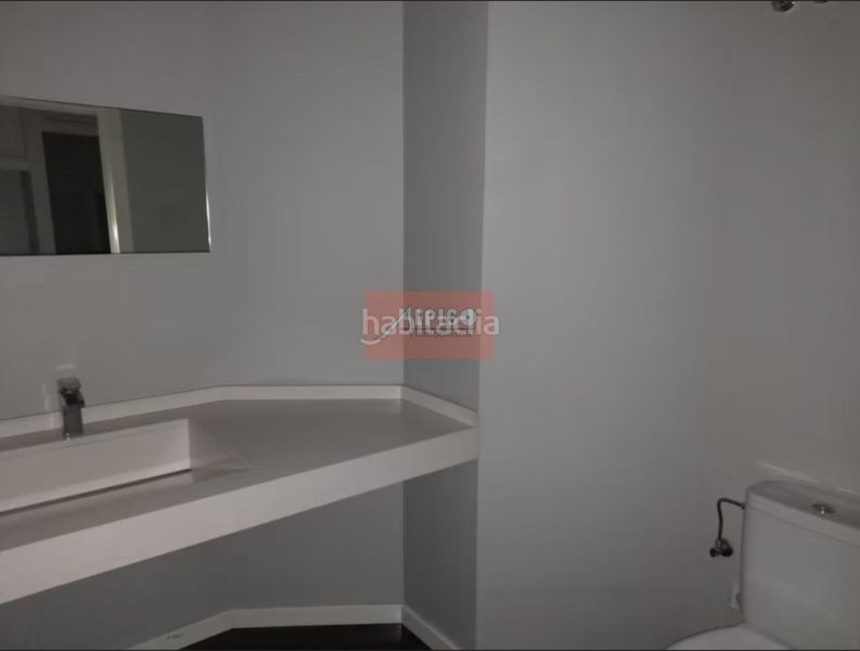 Foto 57978b8f-4973-4903-9b31-b89fee6ddad3. Lloguer local comercial a Centro Ourense