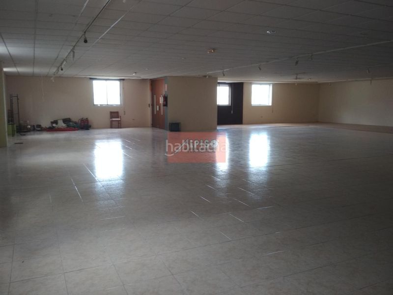 Foto f3c65493-7d75-4b95-8b8d-e54abd9d026d. Nau industrial a Coles