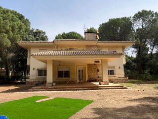 Xalet  Urbanización pinares del júcar. Magnifico chalet en urbanizacion pinares del jucar-villar