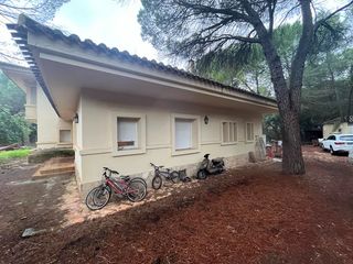 Chalet  Urbanización pinares del júcar. Magnifico chalet en urbanizacion pinares del jucar-villar