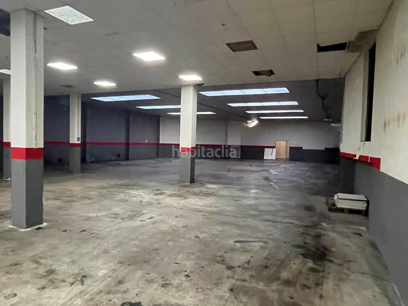 Foto c04a1753-52e1-4d51-9bb0-f02aa2e42d07. Local comercial a calle juan de toledo 19 a Industria Albacete