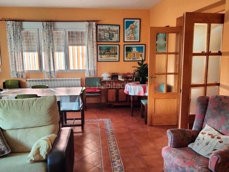 Foto a4024f3b-0ca1-4d99-9c05-1343b45d21ca. Chalet parcela con dos viviendas unifamiliares en Motilleja