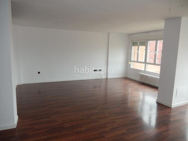 Foto 128bee4d-dab5-49f4-ada1-b85ca6a3909b. Pis amb calefacció aparcament a Parque Sur Albacete