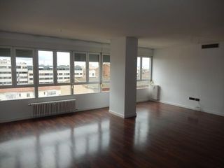 Pis a Parque Sur. Vivienda amplia, exterior parque sur