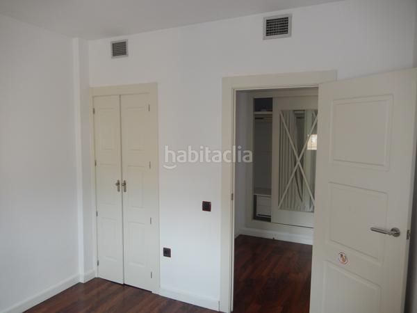 Foto 6ef8ab4e-125c-47e3-8908-cea99e67f511. Pis amb calefacció aparcament a Parque Sur Albacete