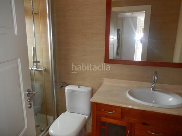 Foto c678021b-d76e-4180-8b31-cd2eb1e3fc50. Pis amb calefacció aparcament a Parque Sur Albacete