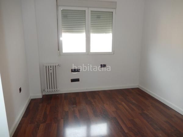 Foto edd80955-6886-4e1d-b0d1-581a335aac95. Pis amb calefacció aparcament a Parque Sur Albacete