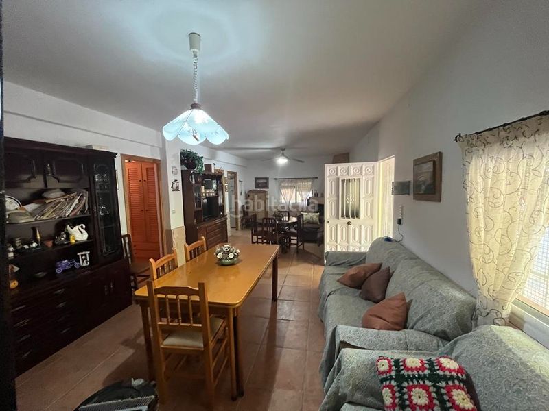 Foto a33380b0-731a-4983-a418-b14ec6d04325. Masia amb xemeneia piscina a Lezuza