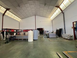 Fabrikhalle in Pedanías - Extrarradio. Nave industrial en romica