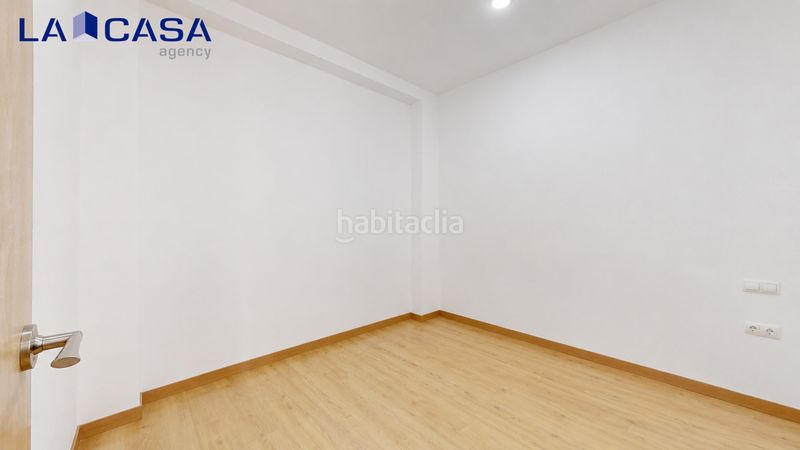 Foto c478884e-4510-4b3a-a688-8e8fe25aa361. Planta baixa amb calefacció a Solokoetxe Bilbao