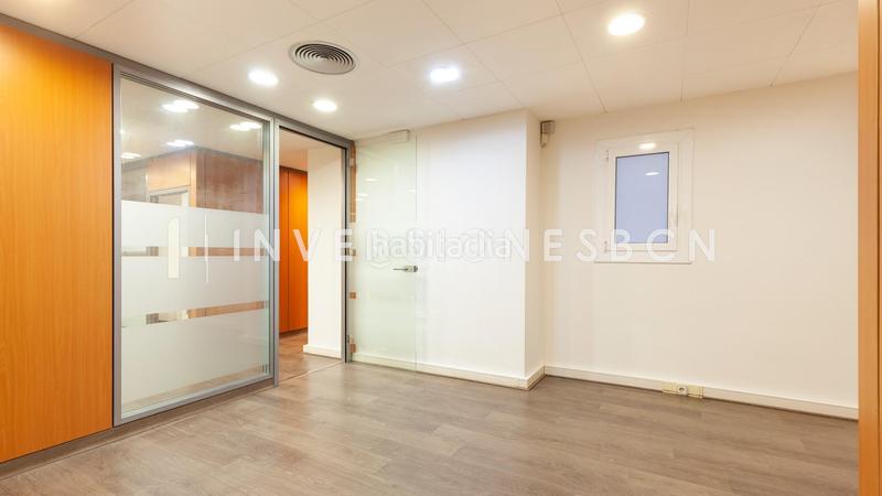 Foto d7cebe95-0458-44d3-b52a-ca52fc671cd4. Affitto ufficio con riscaldamento in Sarrià Barcelona