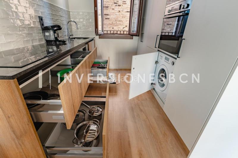 Foto 95c9c563-67c2-4437-a7b8-125fcb0bb3d7. Rent penthouse with heating in Raval Barcelona