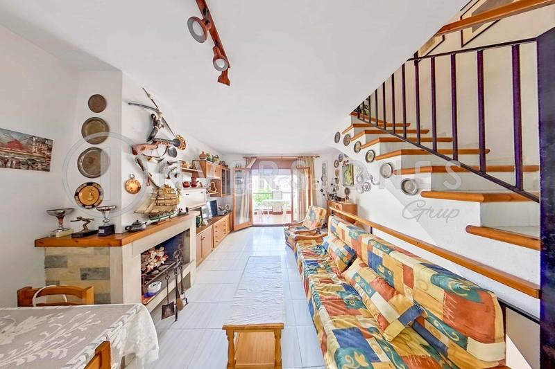 Foto 71637273-5961-4e3d-a336-ba72d297b775. Maison jumelée avec parking dans Cunidor Cunit