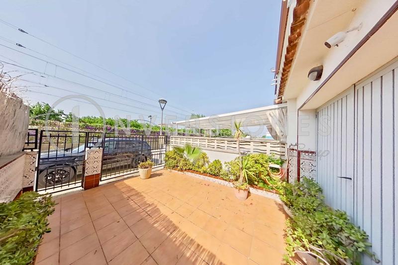 Foto f53e4ea0-c110-4ec8-a5f8-29ef84a0083f. Reihenhaus mit parking in Cunidor Cunit