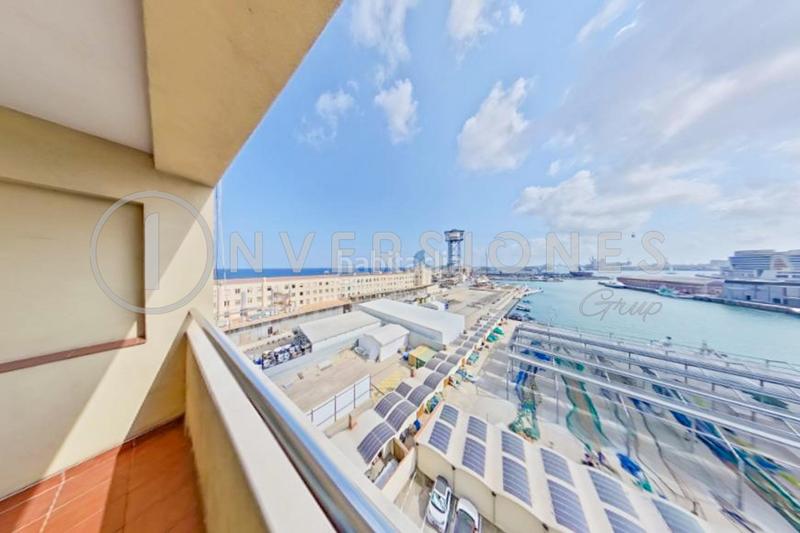 Foto 08b9e82b-8b16-46b9-b9ec-4d53d5a723d4. Location attique avec parking dans Barceloneta Barcelona