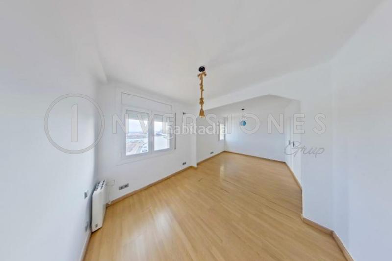 Foto f6a10f85-0d1d-4a12-8150-c3573f067f23. Location attique avec parking dans Barceloneta Barcelona