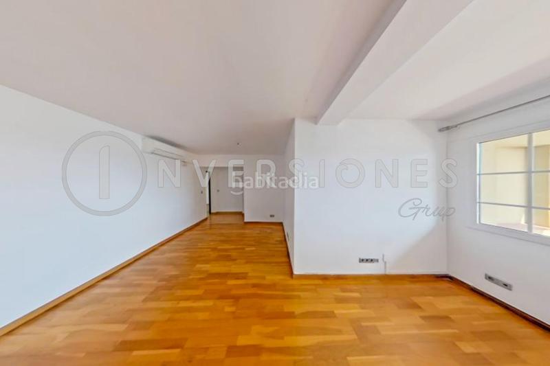 Foto 3813ff77-0f6c-4295-801c-476fa1bc4ca8. Rent penthouse with parking in Barceloneta Barcelona