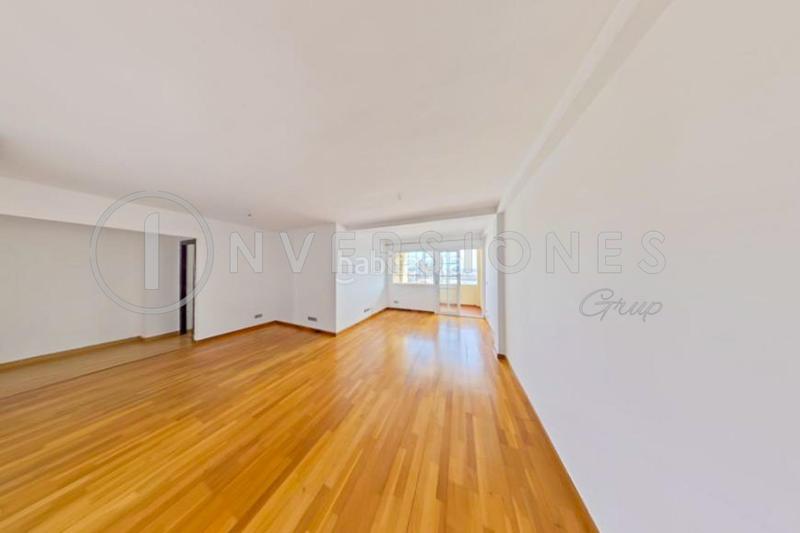 Foto 3ecd3801-095f-4e47-99ea-8987dea6d77b. Rent penthouse with parking in Barceloneta Barcelona