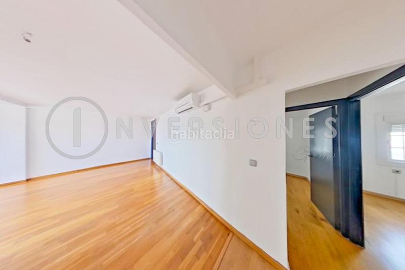 Foto 430ffc12-0160-4e1f-8f6a-f0e612443d03. Rent penthouse with parking in Barceloneta Barcelona