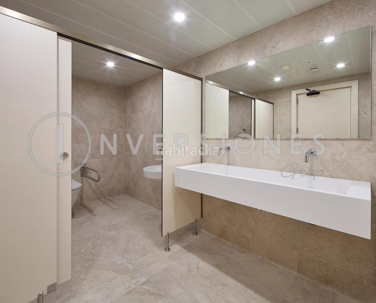 Foto 1831f009-b6dd-4e1b-af78-ad90fda77735. Alquiler oficina  recientemente remodelada en alquiler en rambla catalunya en Barcelona
