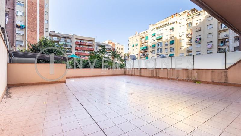 Foto 8984f1fb-6d05-4949-adbb-d4a540011aa2. Rent office space with heating in El Clot Barcelona