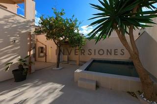 Haus  Calle esparraguera