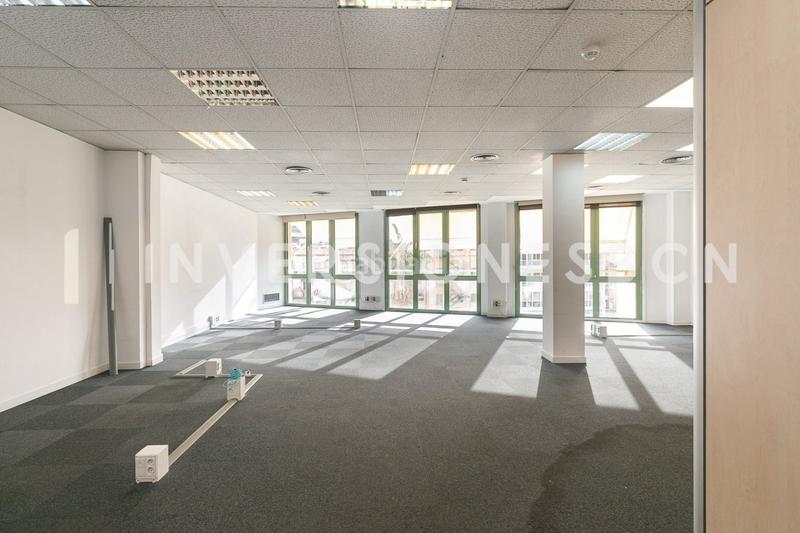 Foto dd2bda37-e0c6-48c9-8cff-475d8ef478c6. Rent office space with heating in Dreta de l´Eixample Barcelona