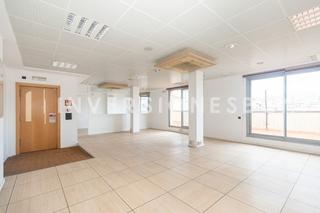 Rent Office space  Carrer consell de cent