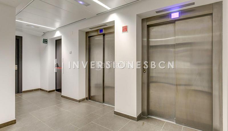 Foto 2d99cfec-4b95-4d82-8d34-e41101783108. Location bureau avec chauffage parking dans Tres Torres Barcelona