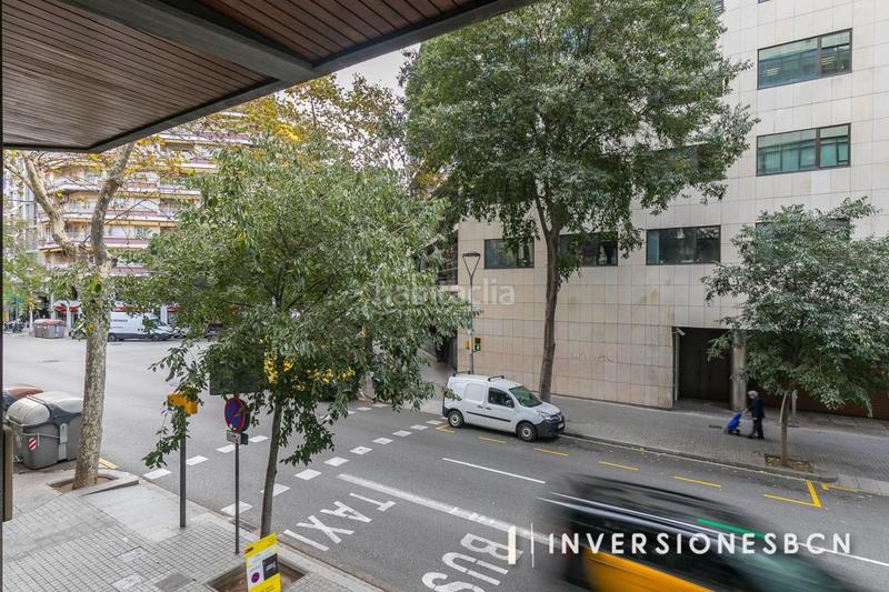 Foto ecfa2501-acd9-42ef-9241-dc6d0ff7d179. Alquiler oficina en calle sepúlveda 143 en Sant Antoni Barcelona