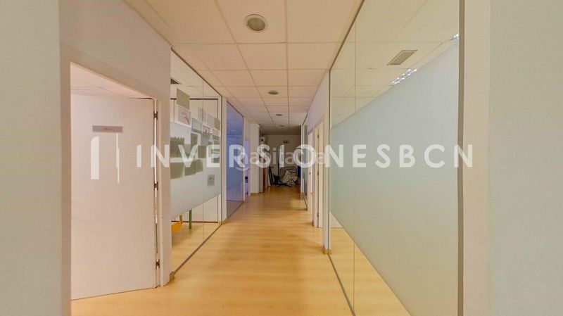 Foto 9a586ffc-93e2-4d09-86fe-8d45699ad0ca. Local comercial a Raval Barcelona