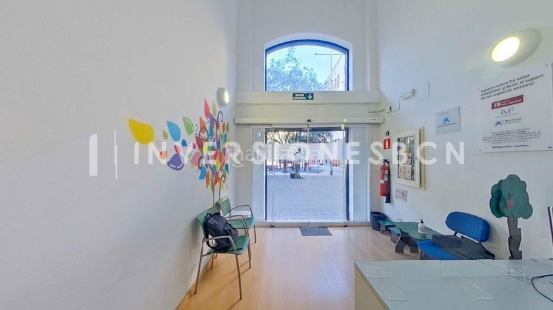 Foto a18fd292-bcae-48ed-8eb9-f96587b4d3e4. Local comercial a Raval Barcelona