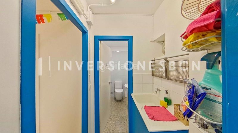 Foto a29e7a89-fe2a-4abd-b6cf-e87be109203a. Local comercial a Raval Barcelona
