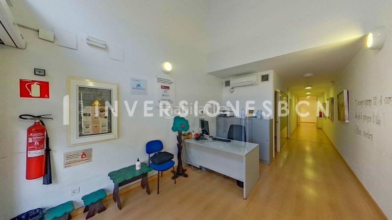 Foto b166b54a-71d2-4c98-8ce0-4ab8d94d8357. Local comercial a Raval Barcelona