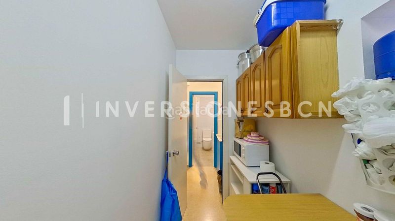 Foto daed8d9f-5a82-45cd-9029-7ff0ae52660a. Local comercial a Raval Barcelona