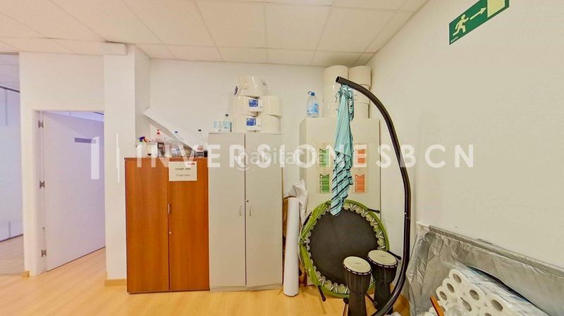 Foto f8a15b8c-5695-4ec3-b2f2-e8a878ef698a. Local comercial a Raval Barcelona