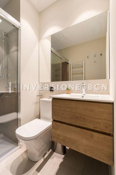 Foto 1aff2aea-182b-49cd-ac5d-96374150dcf5. Rent flat with heating parking in Raval Barcelona