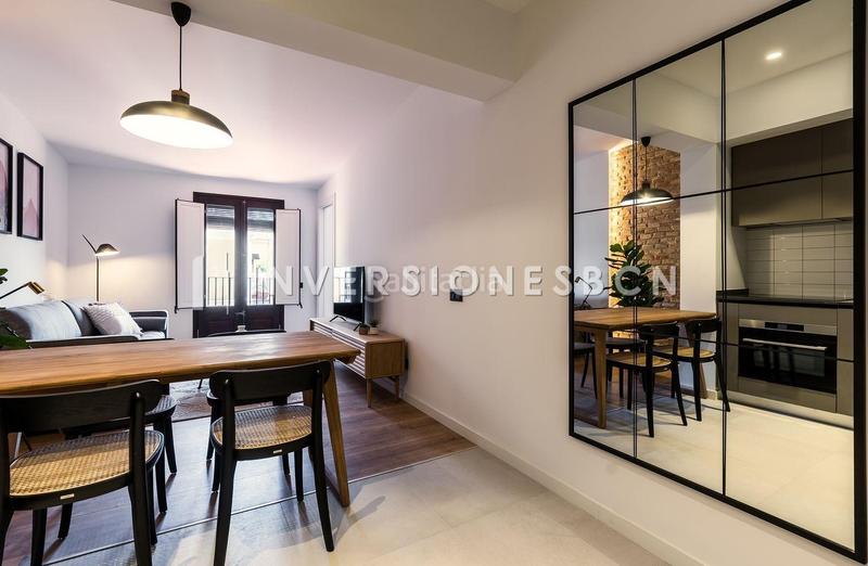 Foto d4e64e3b-c8c0-4dc8-925f-32ed2ab7340a. Rent flat with heating parking in Raval Barcelona