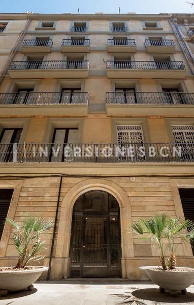 Foto c389f0e8-8305-4a6e-8338-d55192e38a31. Alquiler piso en Raval Barcelona