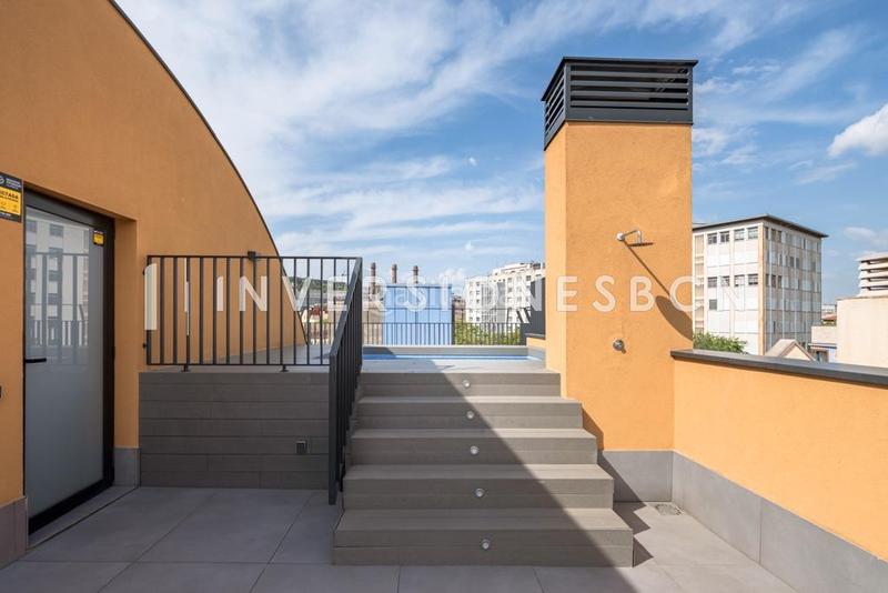 Foto cdec0e66-1b2b-414f-bc36-9c1dcc85e176. Rent flat with heating pool in Raval Barcelona