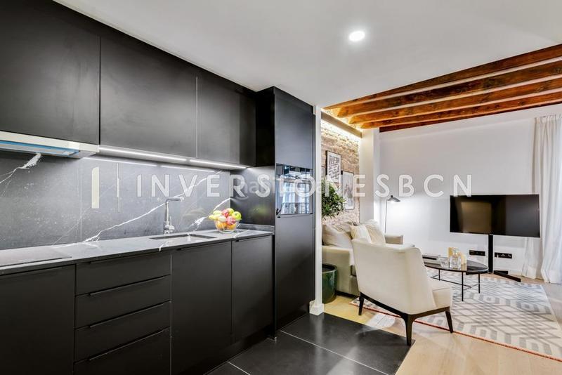 Foto 070954bd-d47a-4b12-b6fa-c4cfdd0149bc. Alquiler apartamento piso en alquiler en el gotic con terraza comunitaria en Barcelona