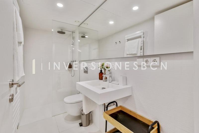 Foto e51f7ecc-6c8d-40b3-85fb-c29bf5de7df0. Alquiler apartamento piso en alquiler en el gotic con terraza comunitaria en Barcelona