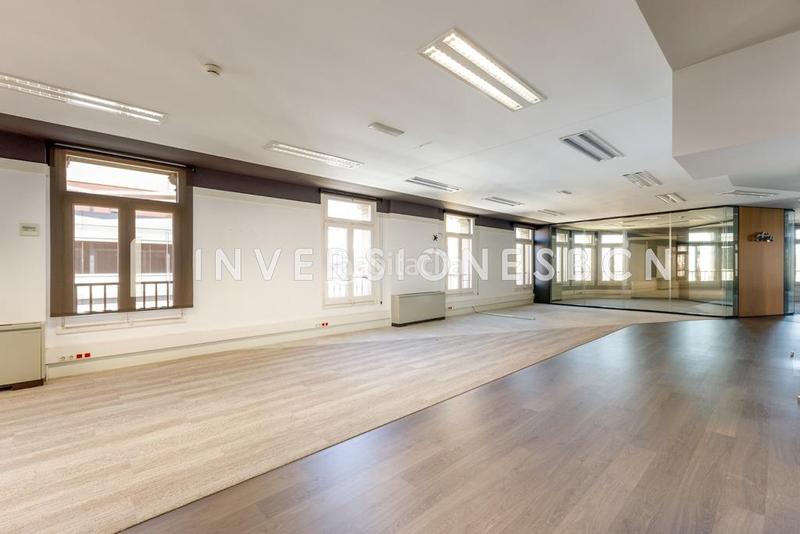 Foto 39657fa8-c50e-4f51-a916-6d44b796cbb0. Rent office space with heating parking in Barri de les Corts Barcelona