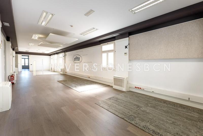 Foto 64e590bc-79b2-4f1b-8e19-5c6e6722da4a. Rent office space with heating parking in Barri de les Corts Barcelona