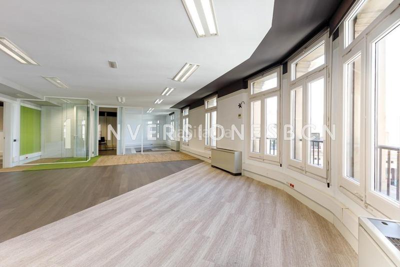 Foto f92afe33-1fc5-4820-b310-013ccf25a886. Rent office space with heating parking in Barri de les Corts Barcelona