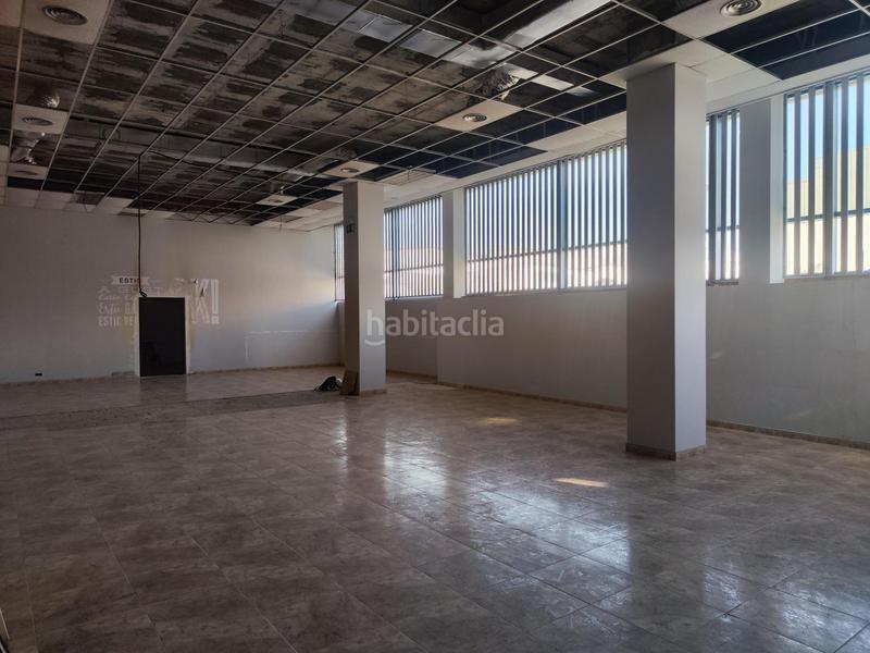 Foto a14c9cb2-d0ae-42d7-aee1-9211a4b0208a. Lloguer local comercial a d'eduard toldrà 95 a Masia Nova-Solicrup Vilanova i la Geltrú