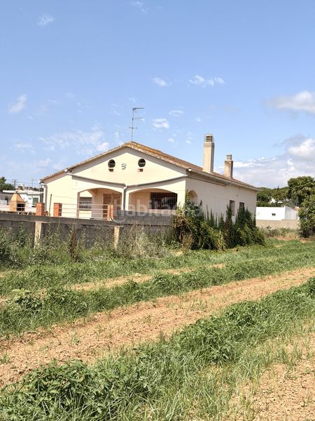 Foto c13fa85a-8105-47b6-9cda-64e8375a1d64. Casa a Nord Vilanova i la Geltrú