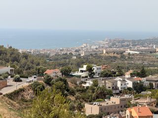 Terreny residencial a Dels garrofers 70. Parcela edificable de 600 m con proyecto visado y licencia de ob